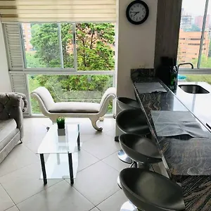 Apt 2 Bed/ 2bath On 14th Floor By Provenza ! Apartamento Medellín
